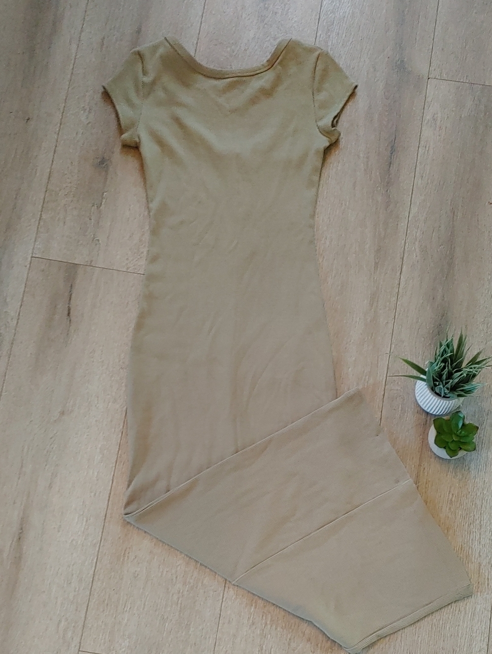 Dynamite Olive Green Short-Sleeve Maxi Dress XS